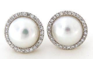14 KARAT WHITE GOLD DIAMOND HALO PEARL STUDS