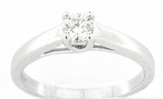 PRE-OWNED 14 KARAT WHITE GOLD PRESET DIAMOND SOLITAIRE ENGAGEMENT RING