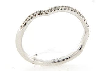 14 KARAT WHITE GOLD DIAMOND FITTED BAND