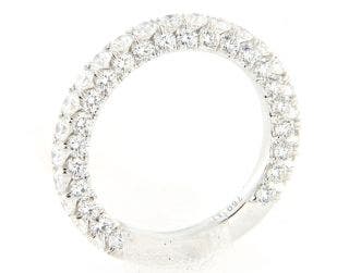 18 KARAT WHITE GOLD 3 SIDED DIAMOND BAND