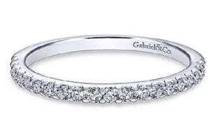 14 KARAT WHITE GOLD PRONG SET LADIES DIAMOND WEDDING BAND